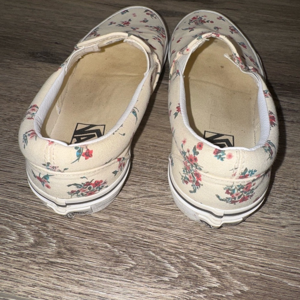 Vans Cream Floral Slip-On Shoes - Picture 8 of 9